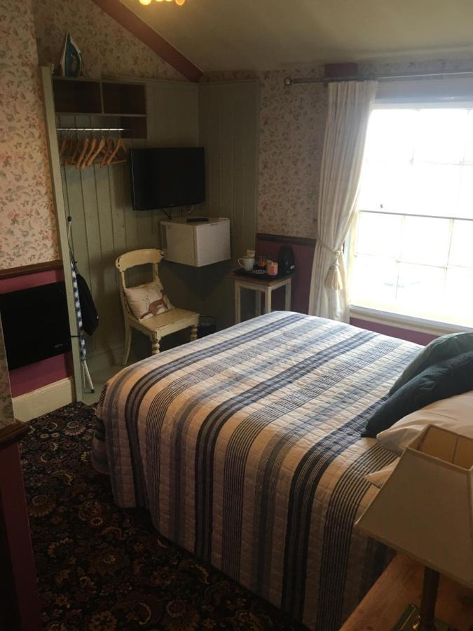 内兹岬附近沃尔顿Regency House住宿加早餐旅馆 外观 照片